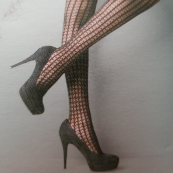 Apt. 9 Houndstooth Tights, Size M - Picture 3 of 3
